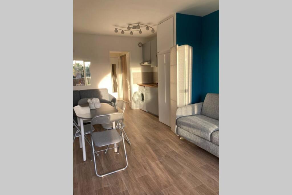 Apartament Escapade Au Port Hyères Zewnętrze zdjęcie