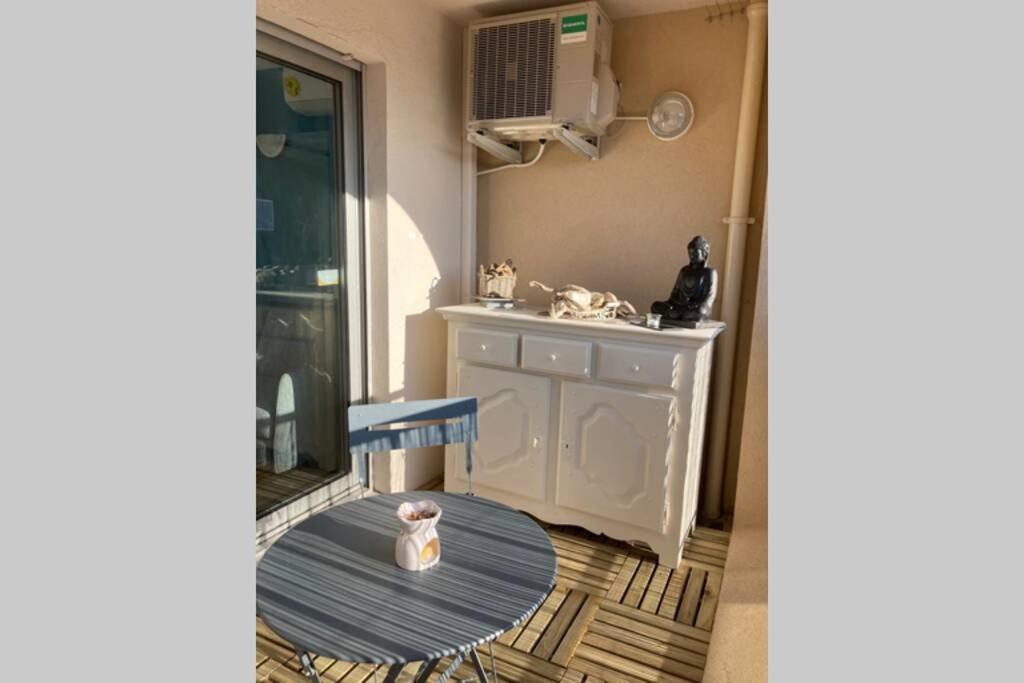 Apartament Escapade Au Port Hyères Zewnętrze zdjęcie